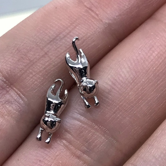 🌟 Sterling Silver 925 Cat 🐈 Stud Earrings - Picture 6 of 8